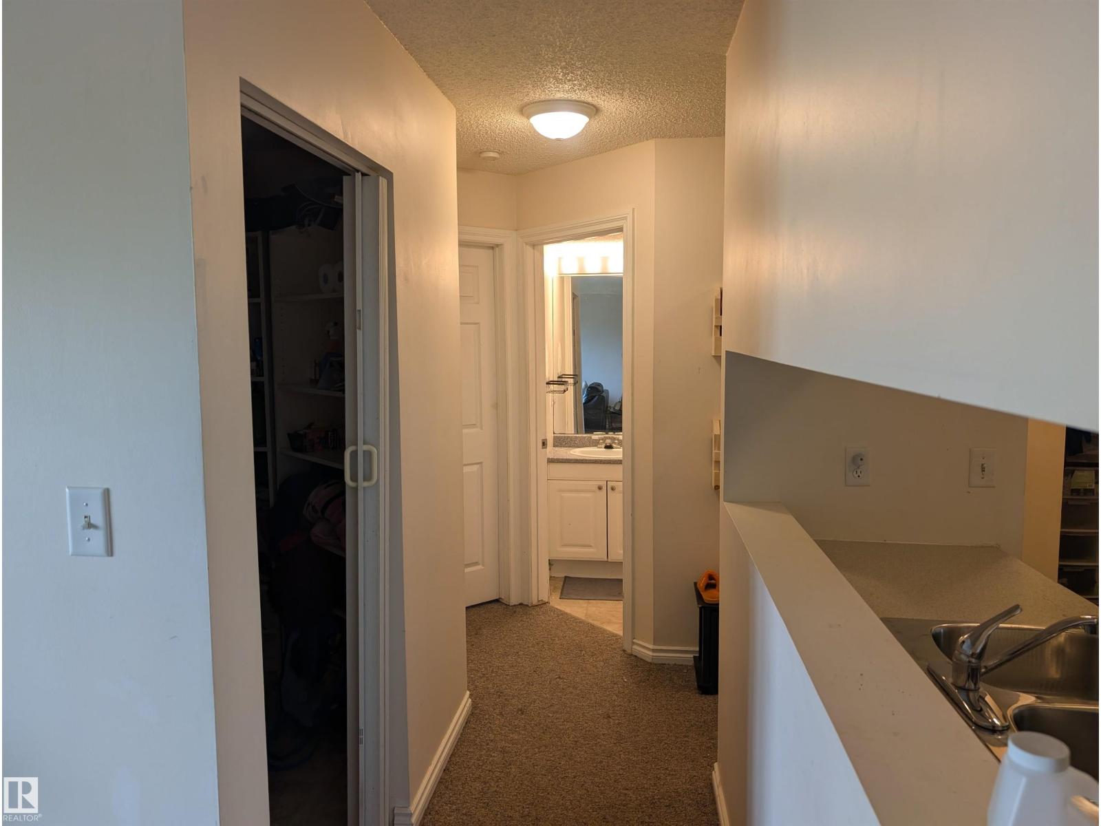 Photo 10 of 110 5065 31 Av Nw Nw, Edmonton AB