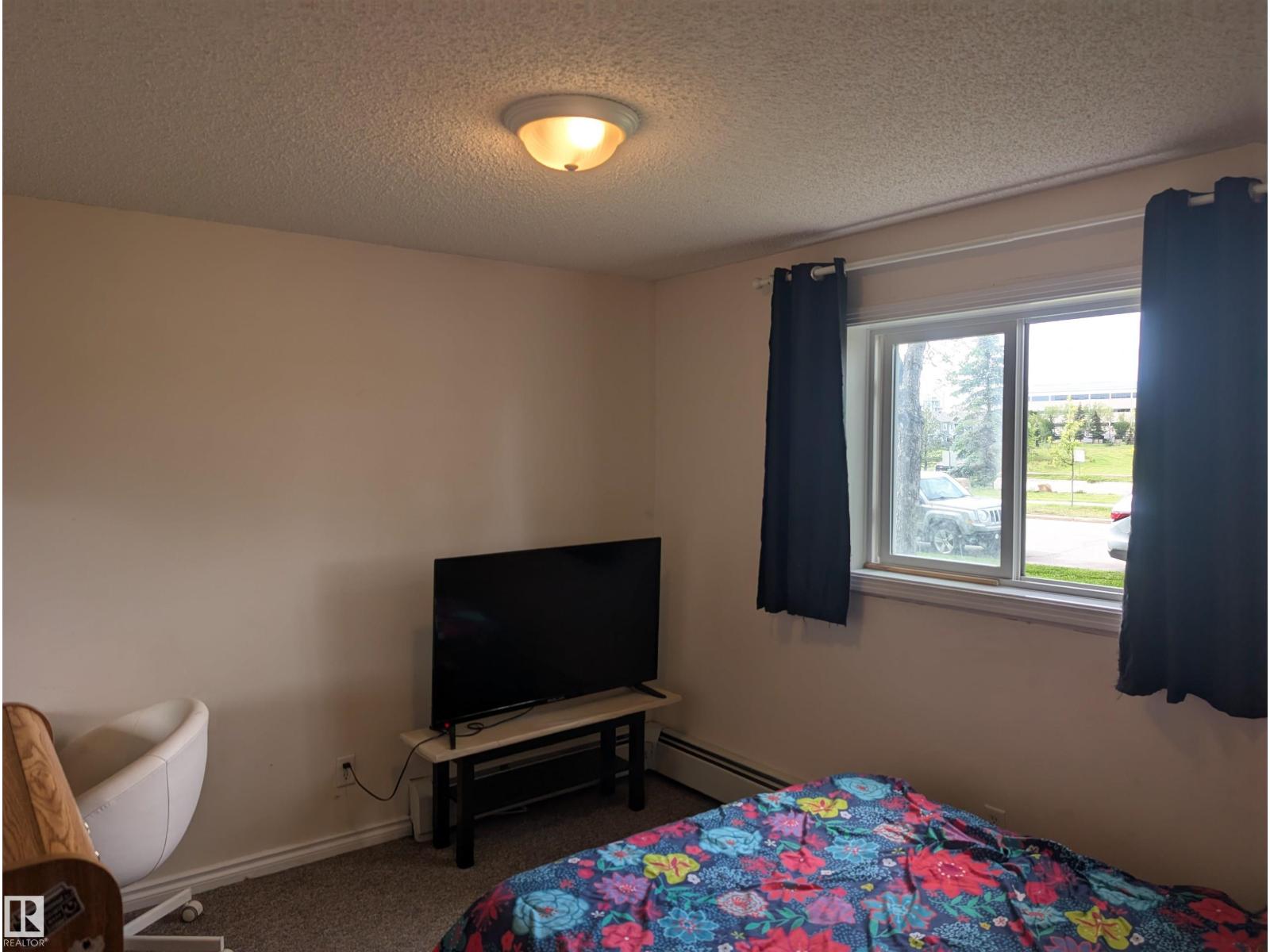 Photo 14 of 110 5065 31 Av Nw Nw, Edmonton AB