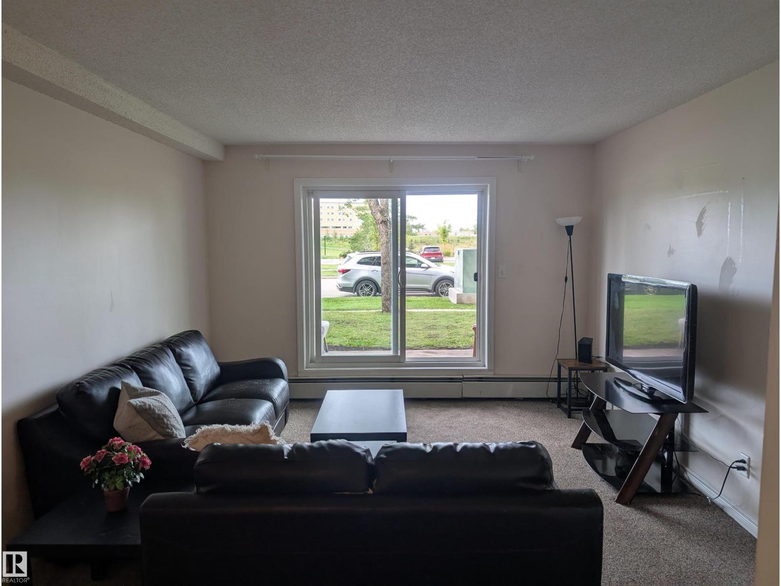 Photo 4 of 110 5065 31 Av Nw Nw, Edmonton AB