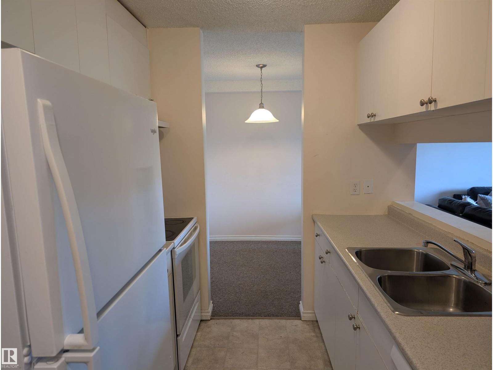 Photo 5 of 110 5065 31 Av Nw Nw, Edmonton AB