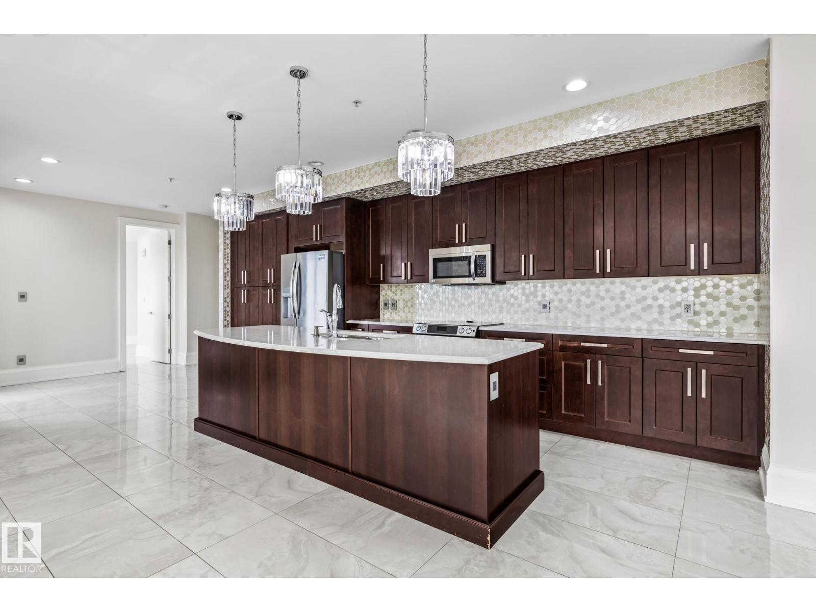 Photo 14 of 3302 10152 104 St Nw Nw, Edmonton AB