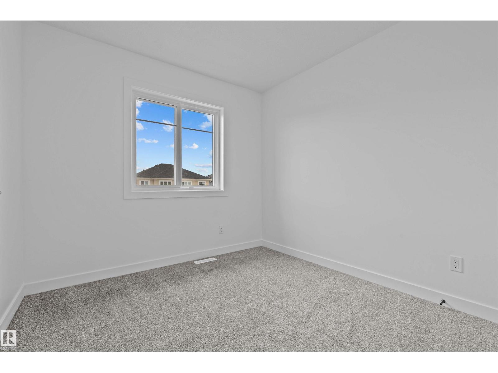 Photo 13 of 9909 107 Av, Morinville AB
