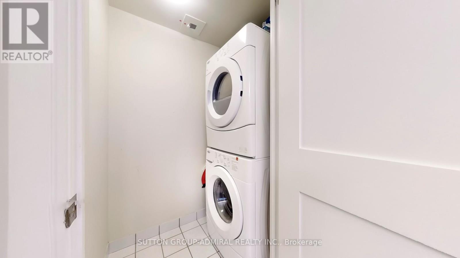Photo 16 of Ph 15 181 Village Green Square, Toronto ON