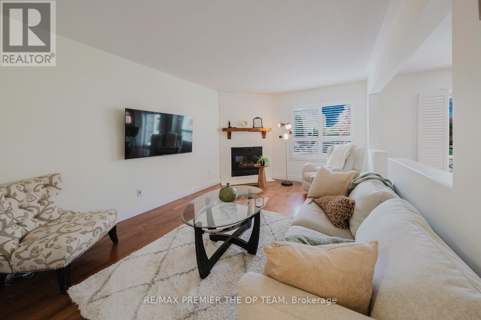 Photo 23 of 12 Donald Wilson Street, Whitby ON