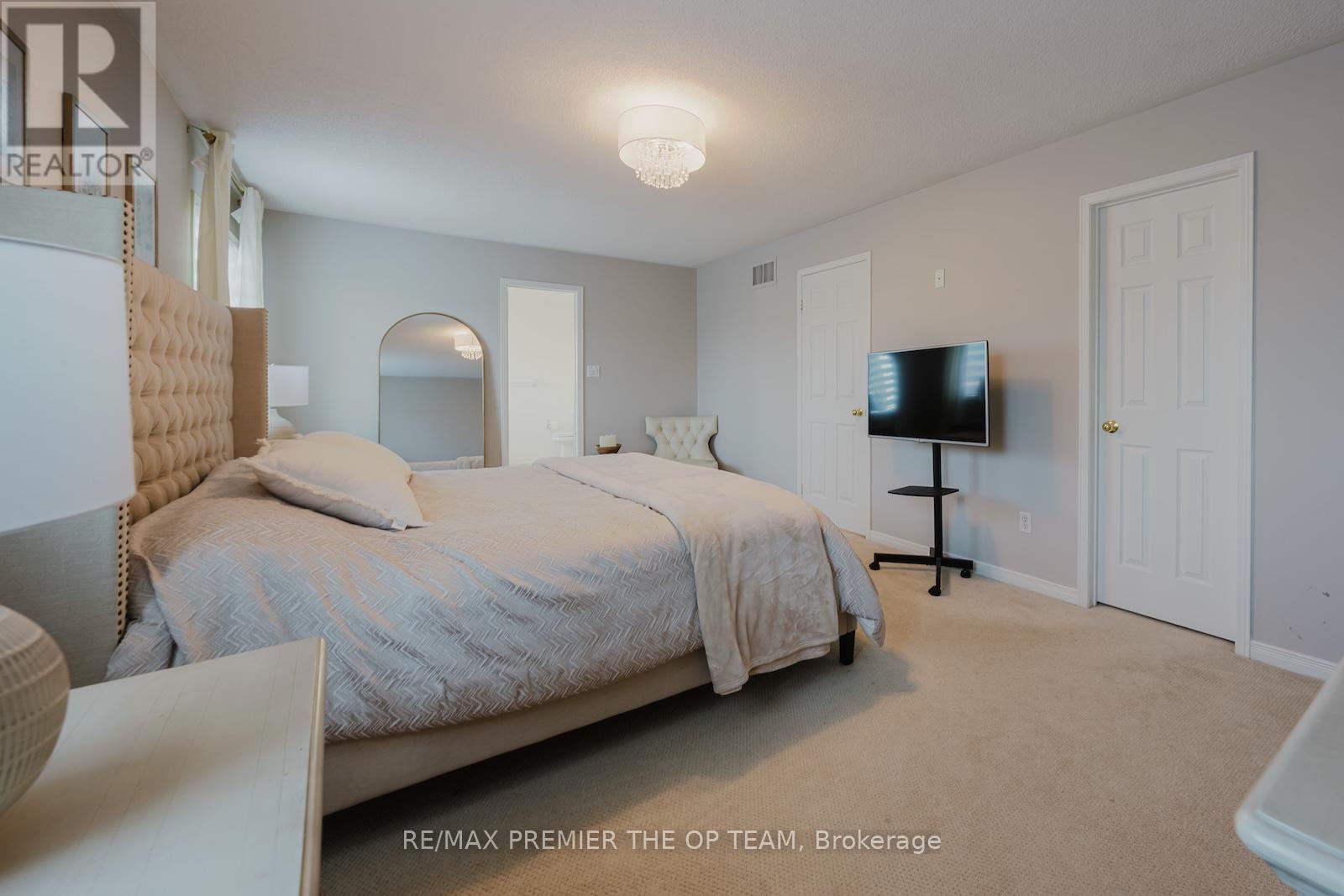 Photo 29 of 12 Donald Wilson Street, Whitby ON