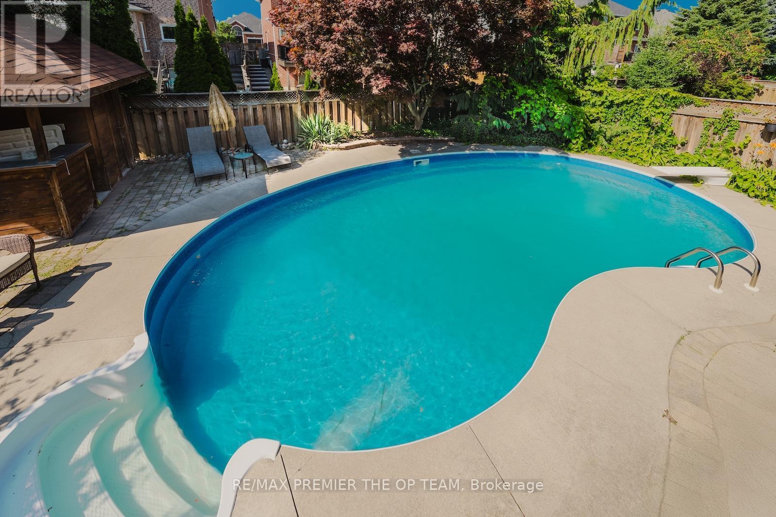Photo 44 of 12 Donald Wilson Street, Whitby ON
