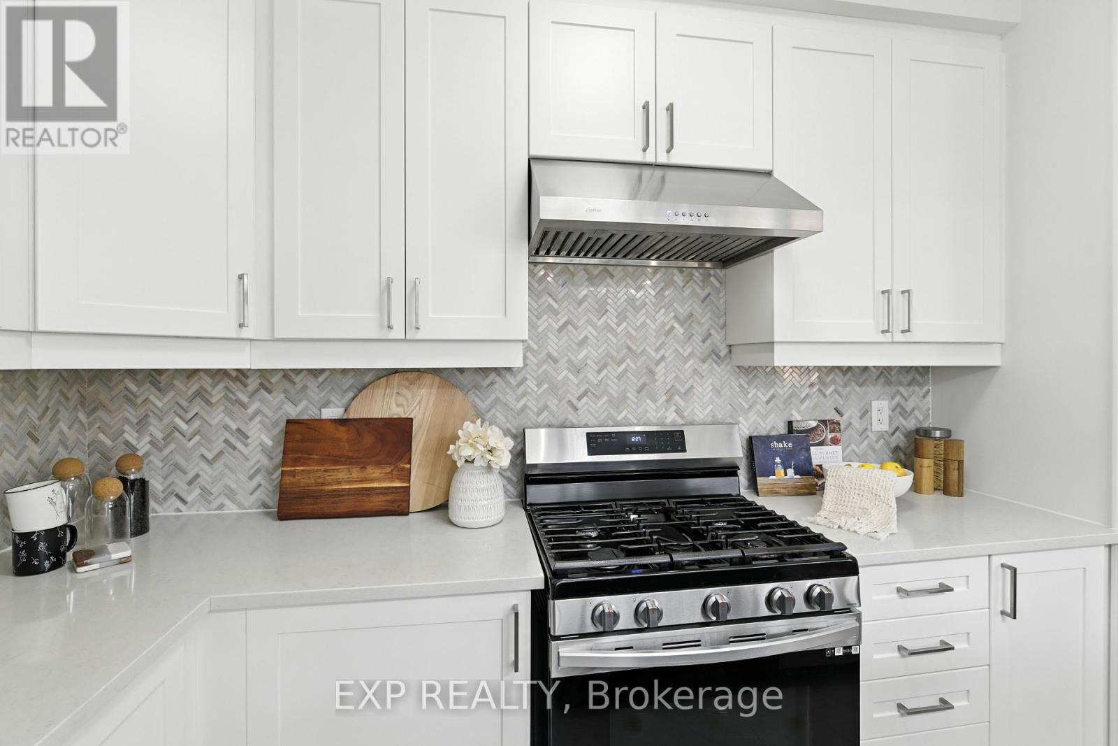 Photo 19 of 3303 Thunderbird Promenade, Pickering ON