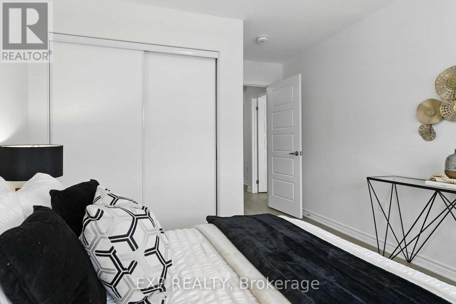 Photo 25 of 3303 Thunderbird Promenade, Pickering ON