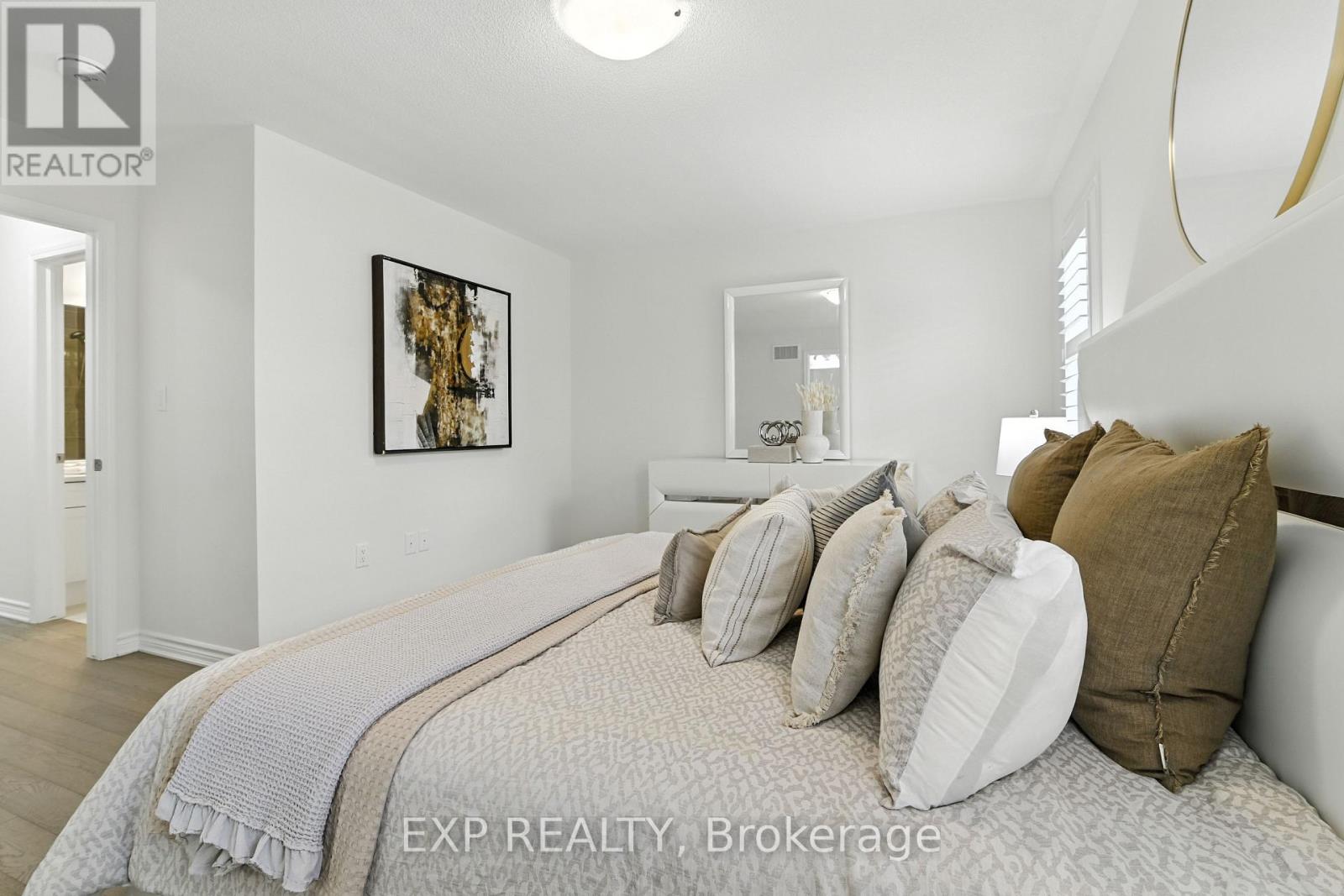 Photo 32 of 3303 Thunderbird Promenade, Pickering ON