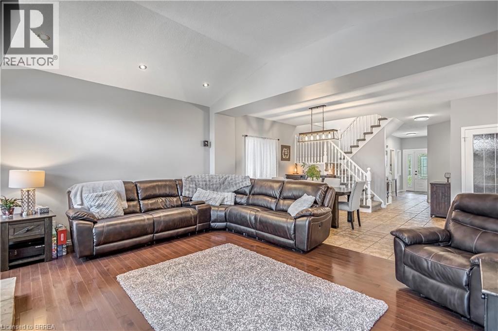 Photo 9 of 36 Mcqueen Drive, Paris ON