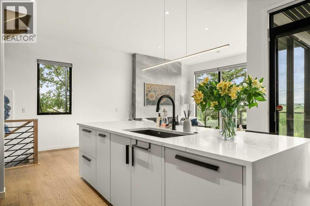 Photo 11 of 2226 8 Street Ne, Calgary AB