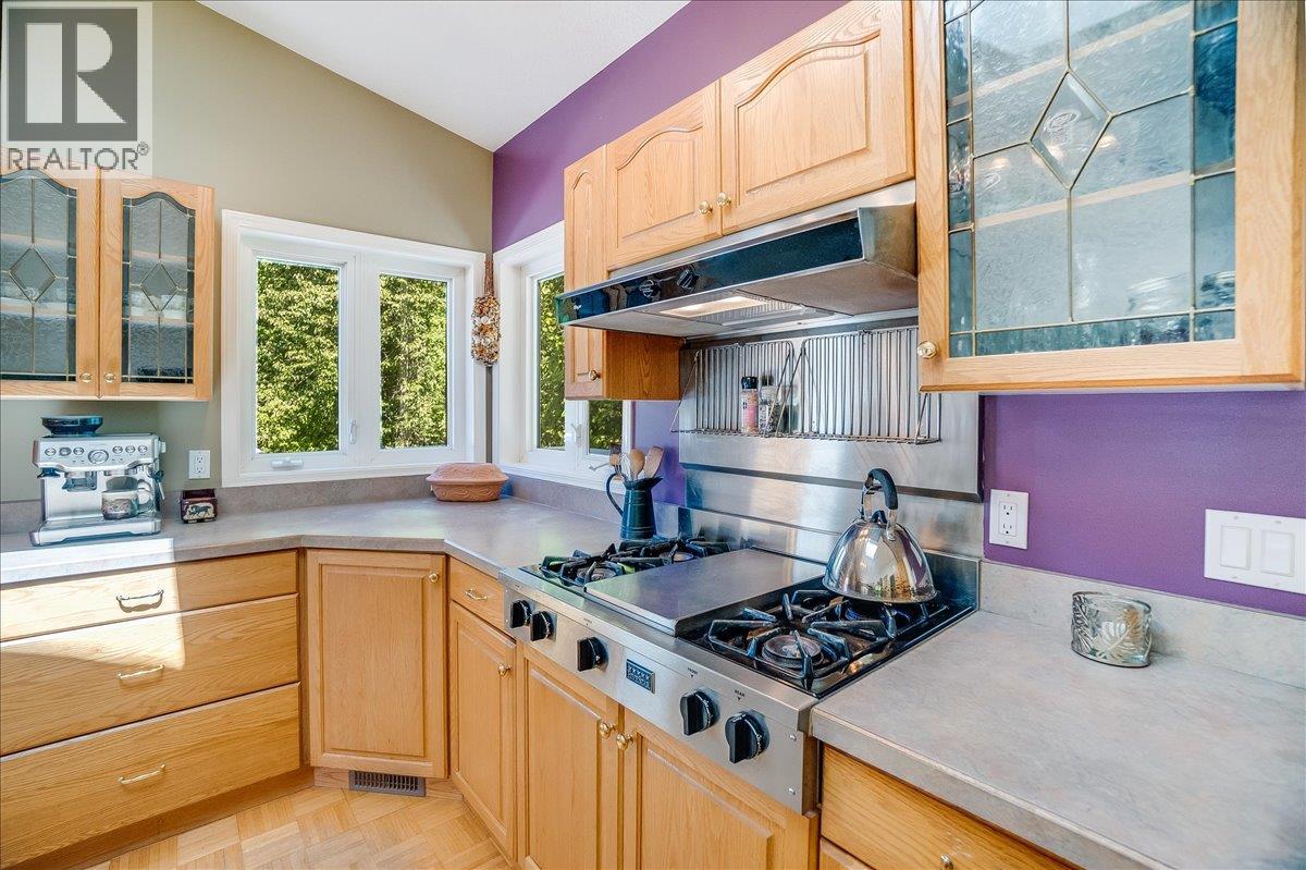 Photo 11 of 4399 Bird Creek Road, Nelson BC