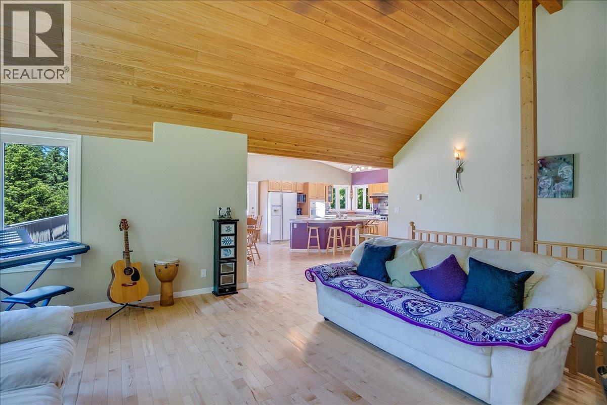 Photo 18 of 4399 Bird Creek Road, Nelson BC