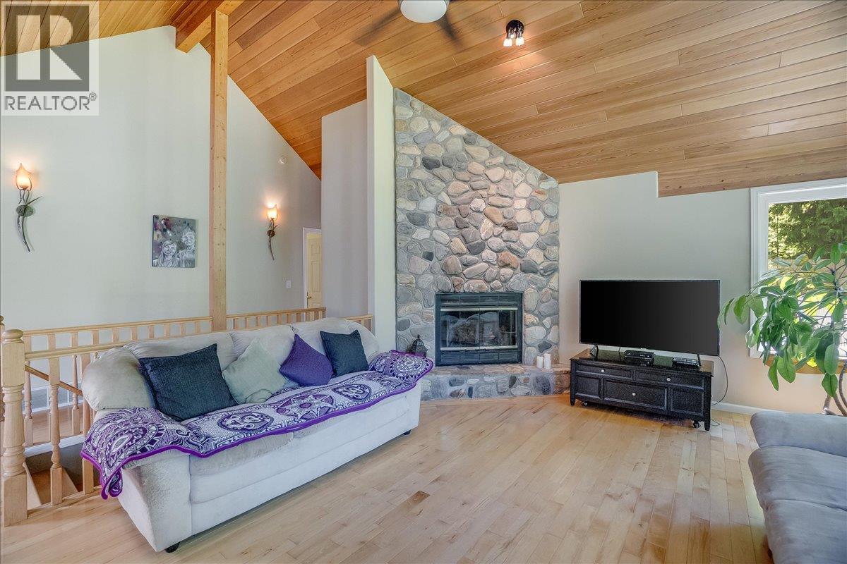 Photo 17 of 4399 Bird Creek Road, Nelson BC
