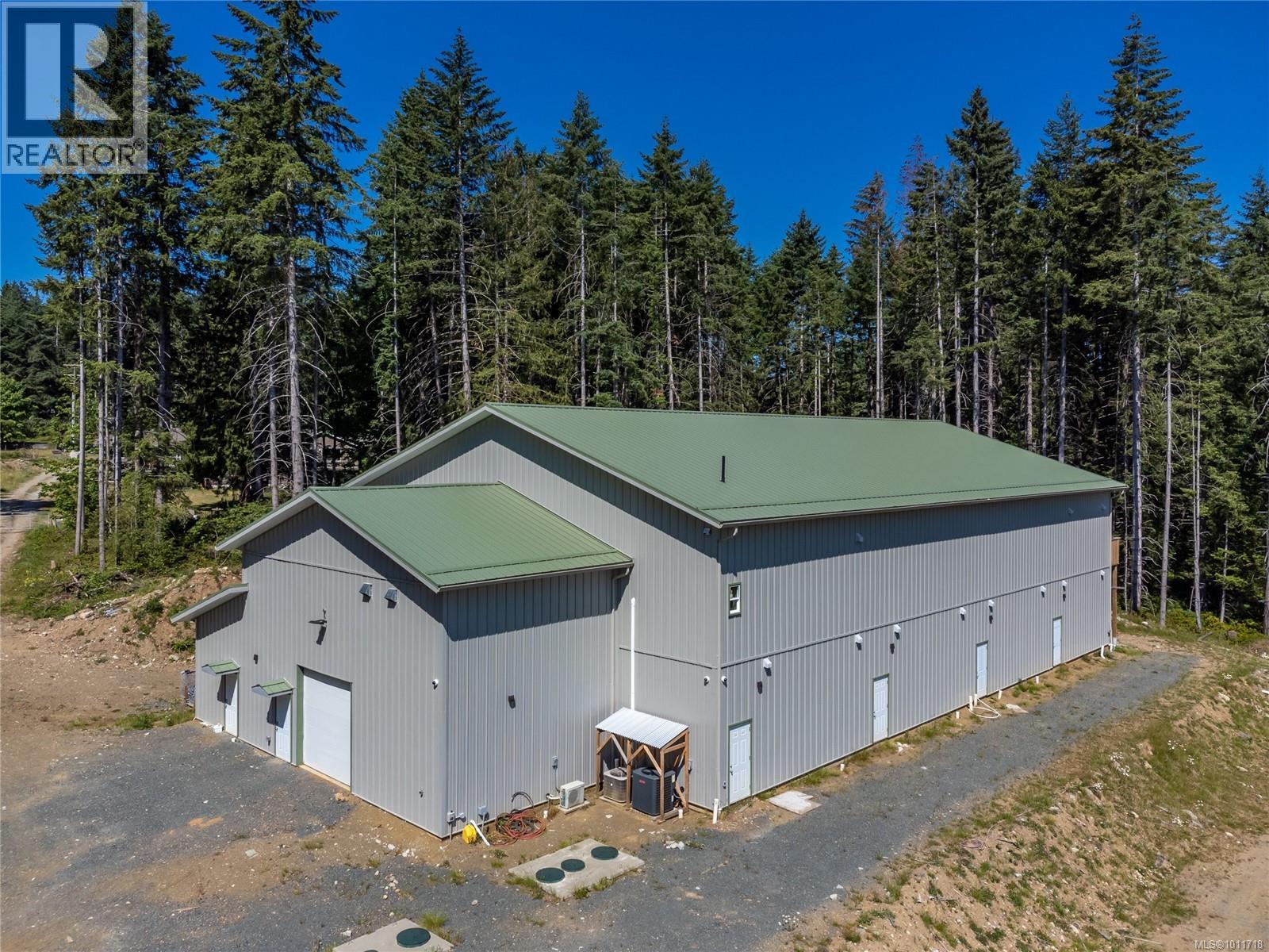 8598 Island Hwy N, Black Creek