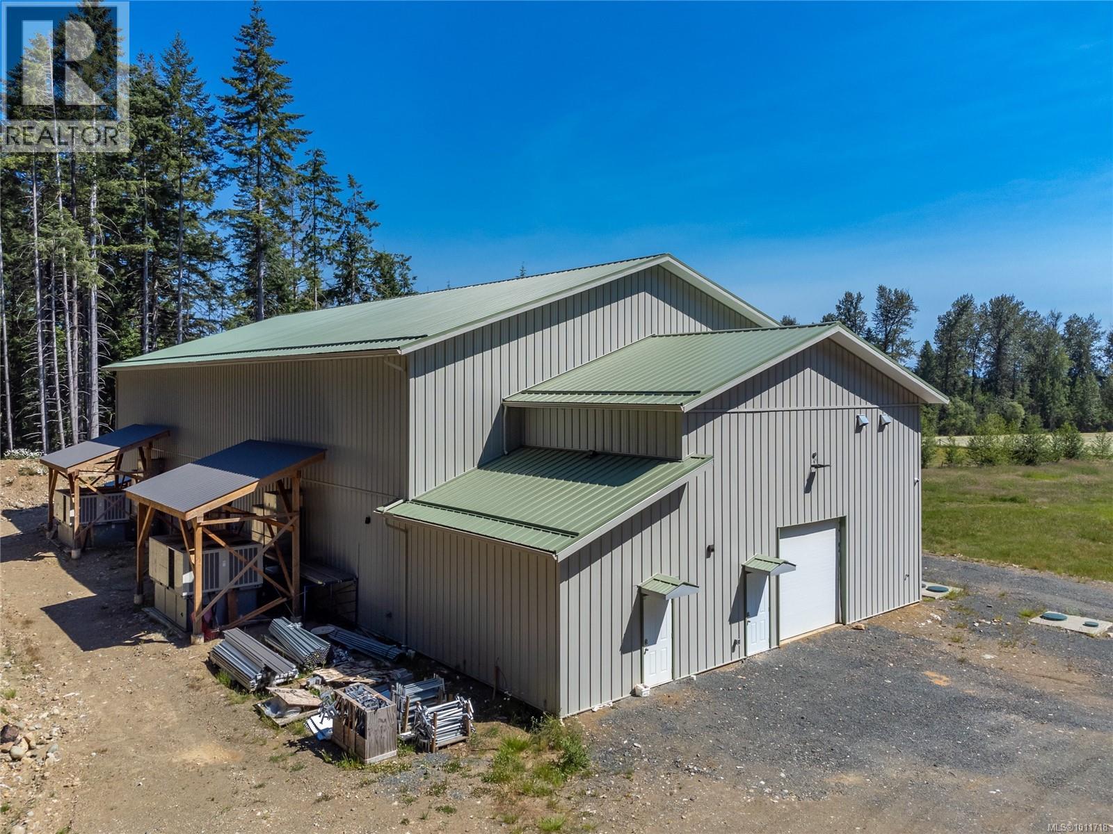 8598 Island Hwy N, Black Creek
