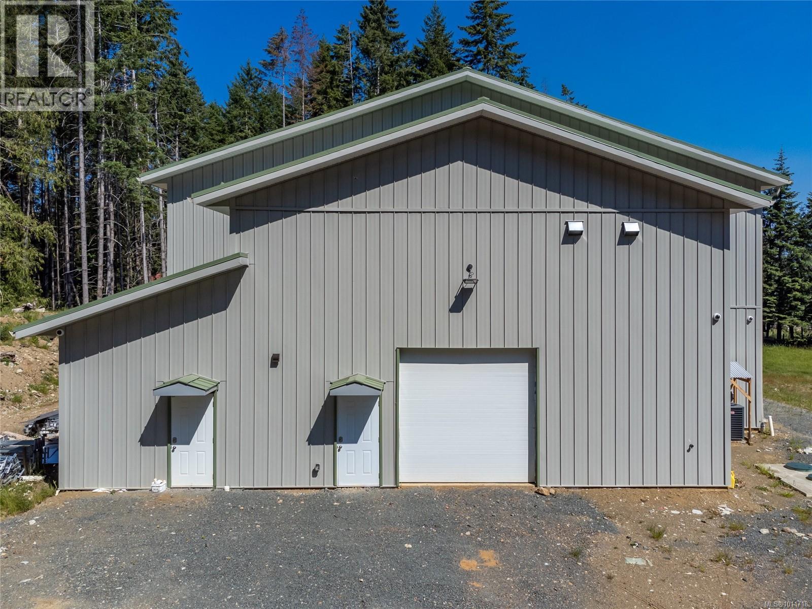 8598 Island Hwy N, Black Creek