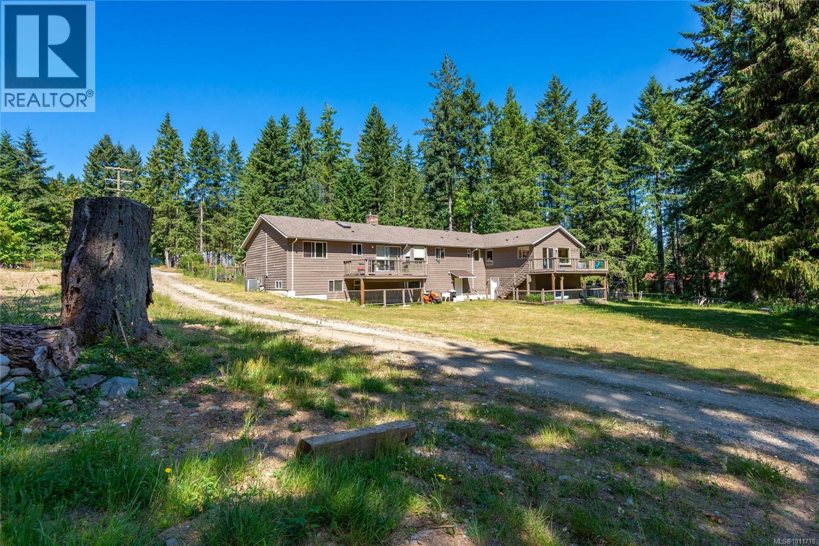 8598 Island Hwy N, Black Creek