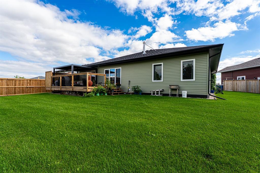 Photo 23 of 16 Mullberry Bay, Mitchell MB