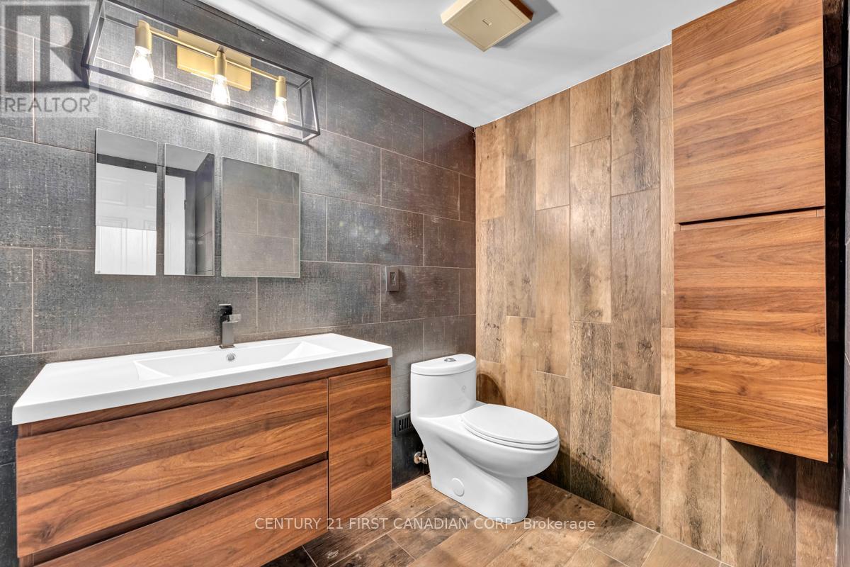 Photo 12 of 115 Josselyn Drive, London South ON