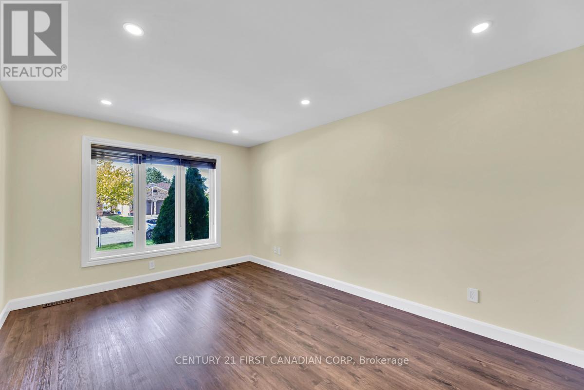 Photo 20 of 115 Josselyn Drive, London South ON