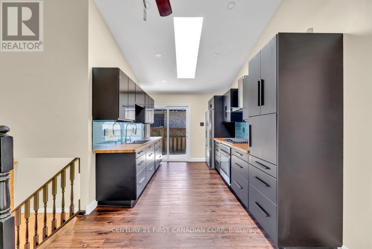 Photo 25 of 115 Josselyn Drive, London South ON