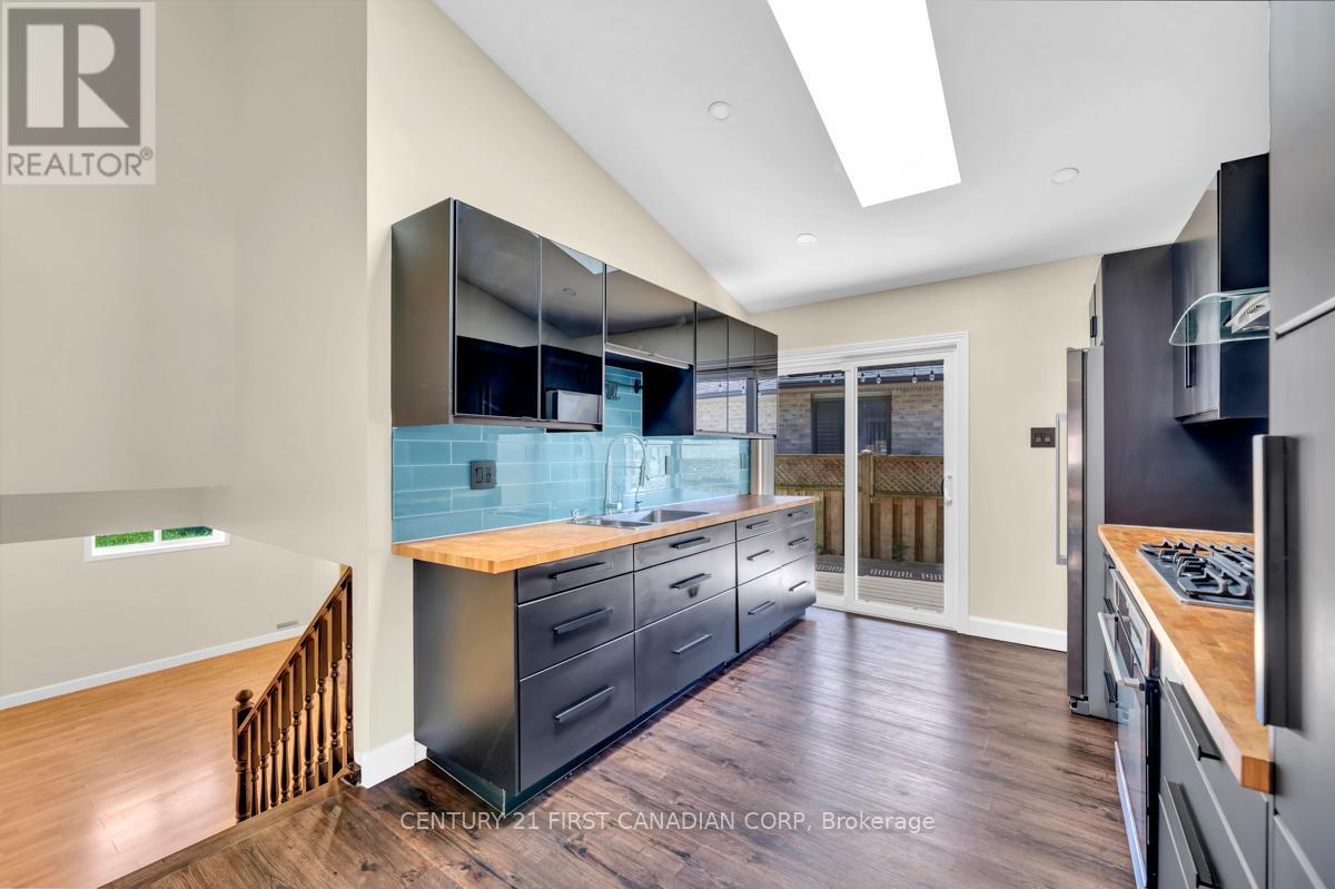 Photo 26 of 115 Josselyn Drive, London South ON