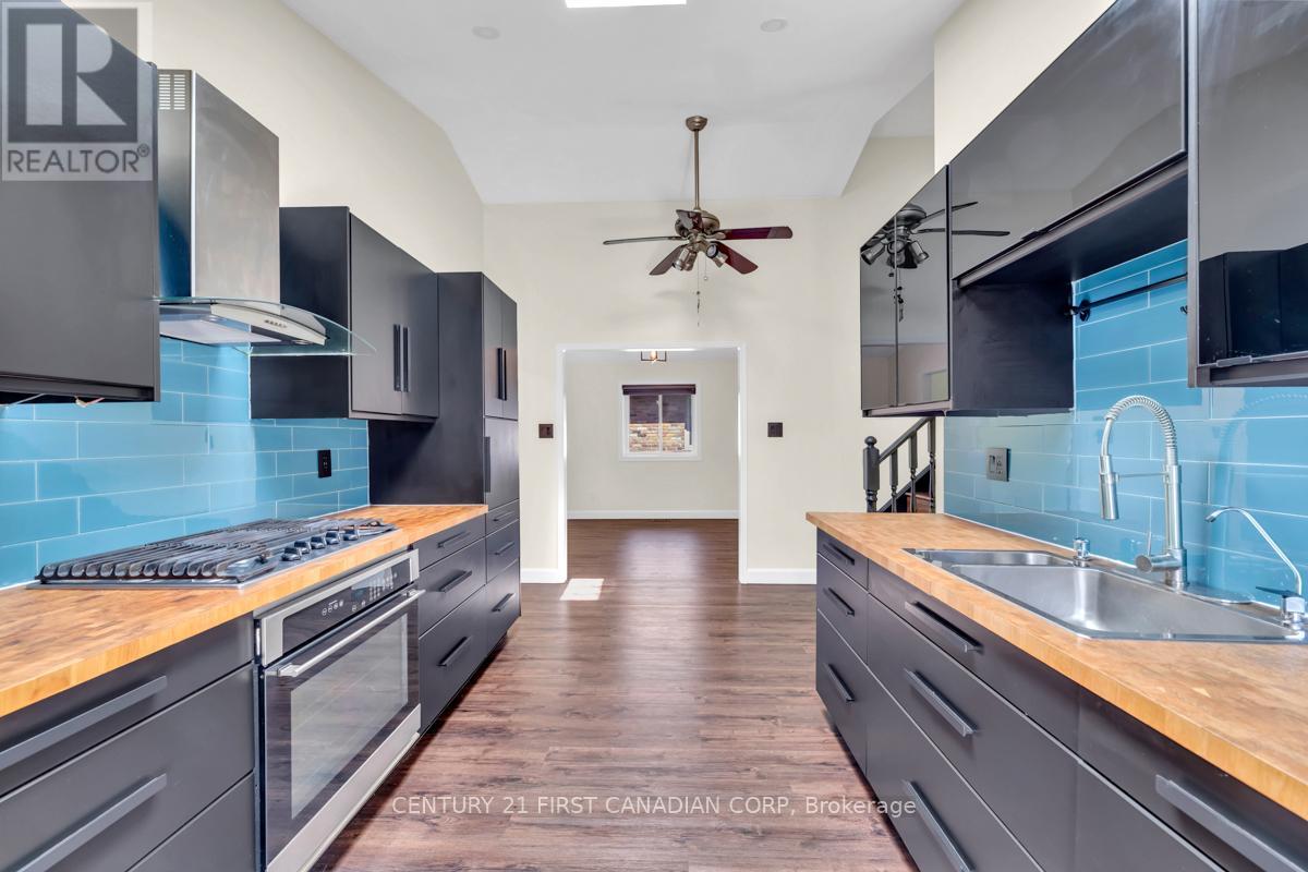 Photo 28 of 115 Josselyn Drive, London South ON