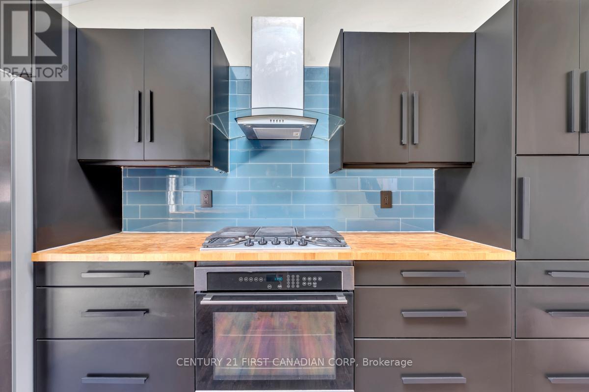 Photo 29 of 115 Josselyn Drive, London South ON