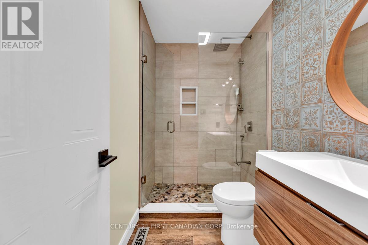 Photo 34 of 115 Josselyn Drive, London South ON
