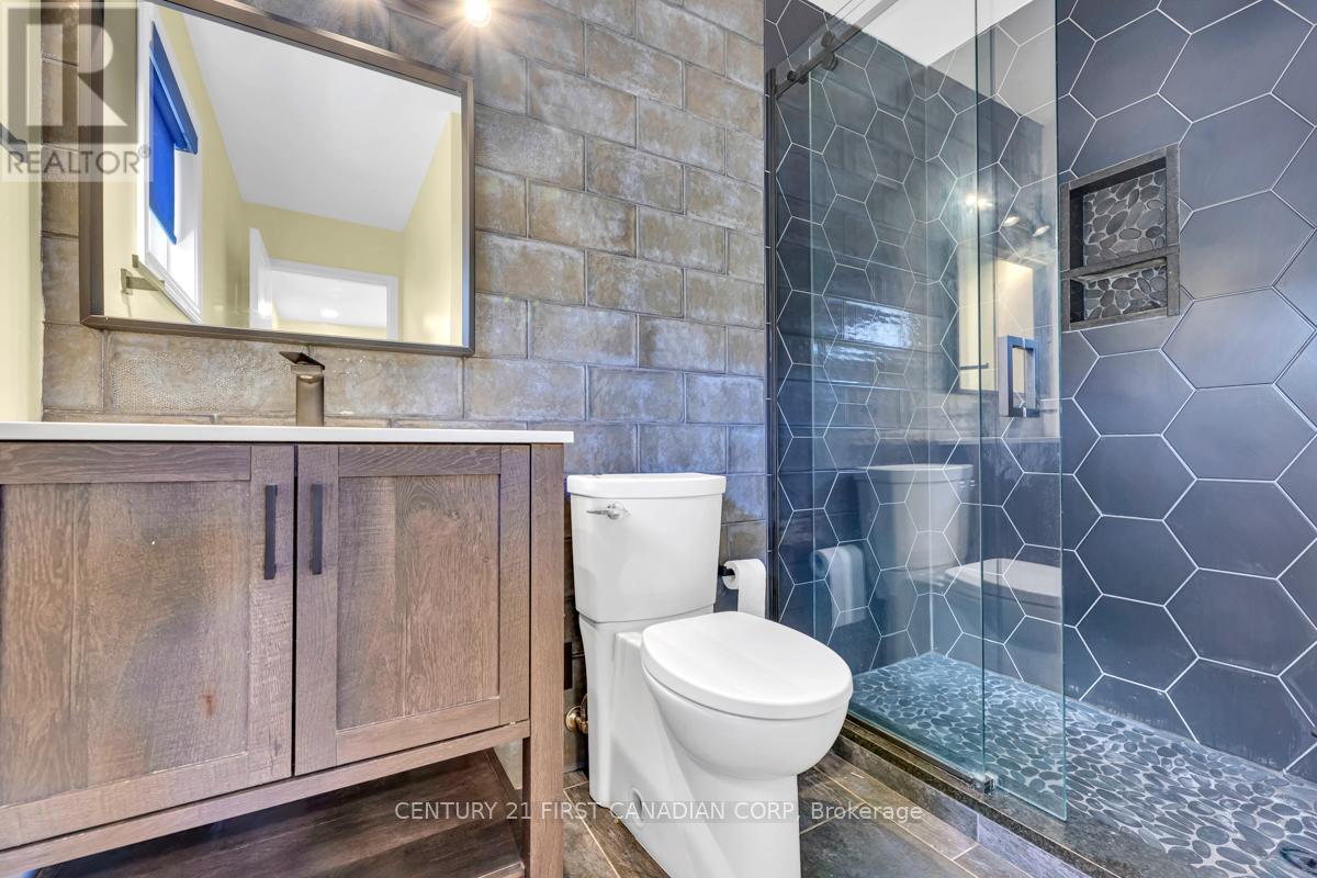 Photo 37 of 115 Josselyn Drive, London South ON