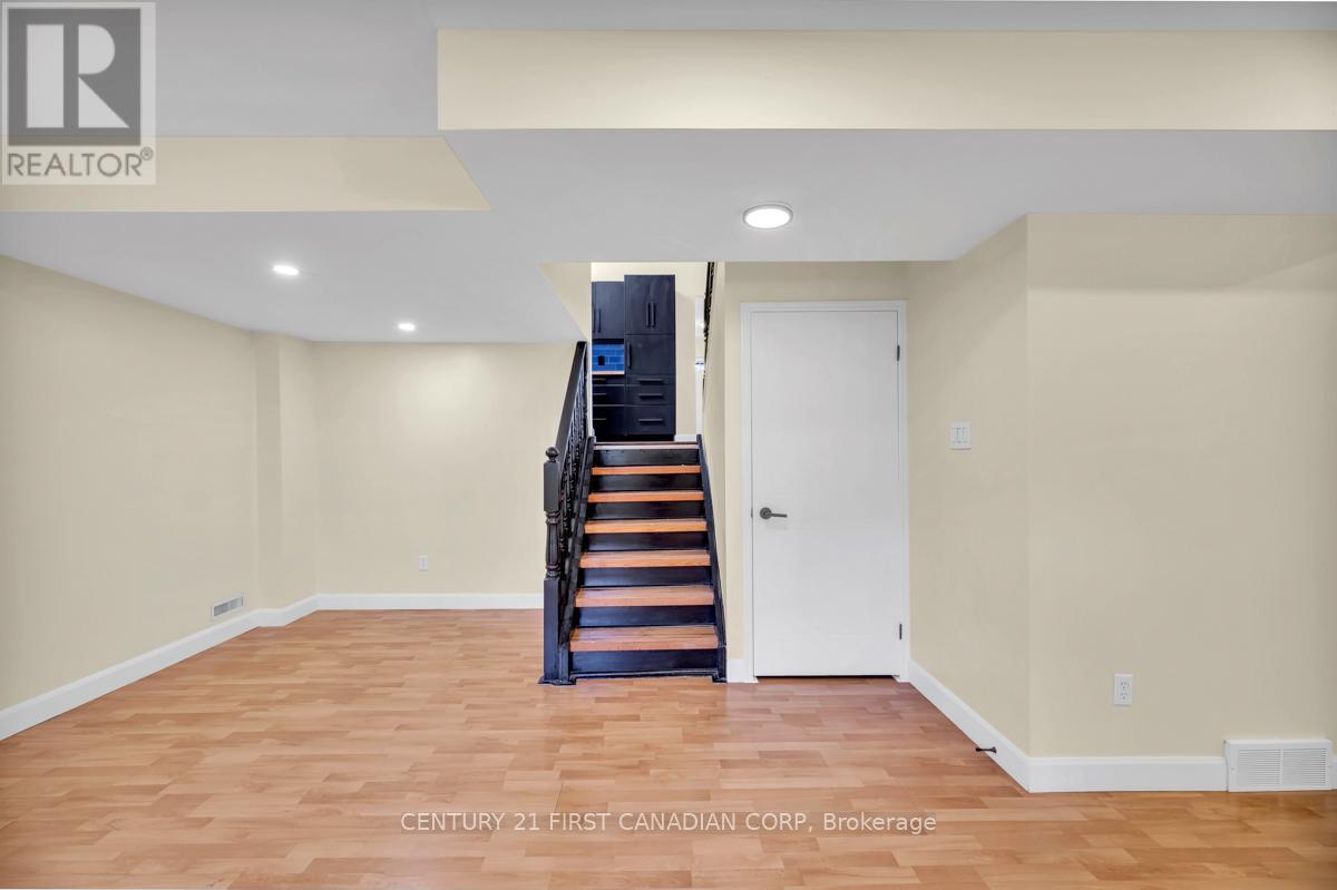 Photo 9 of 115 Josselyn Drive, London South ON