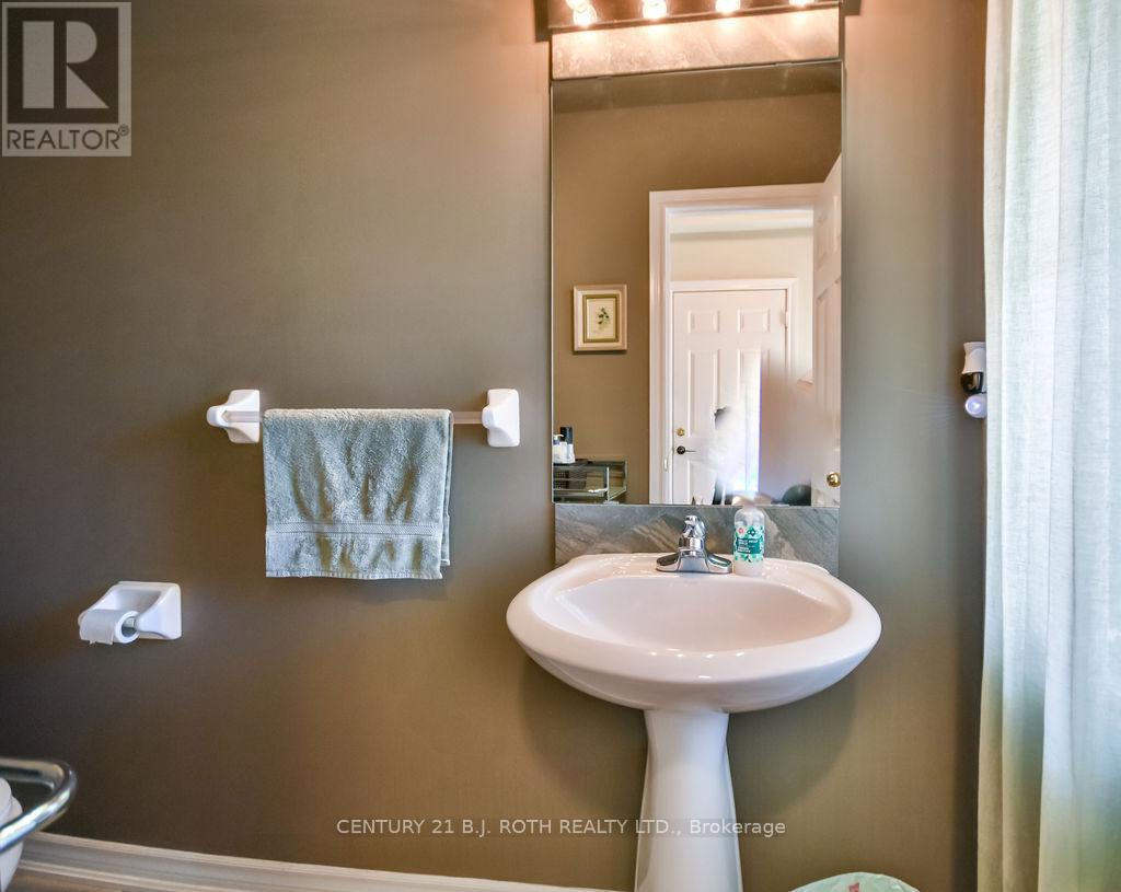 Photo 10 of 5 Stuart Avenue, Barrie ON