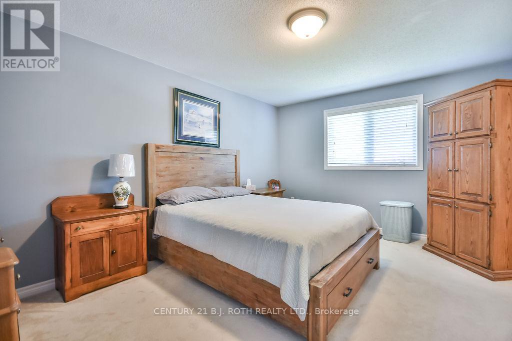 Photo 15 of 5 Stuart Avenue, Barrie ON