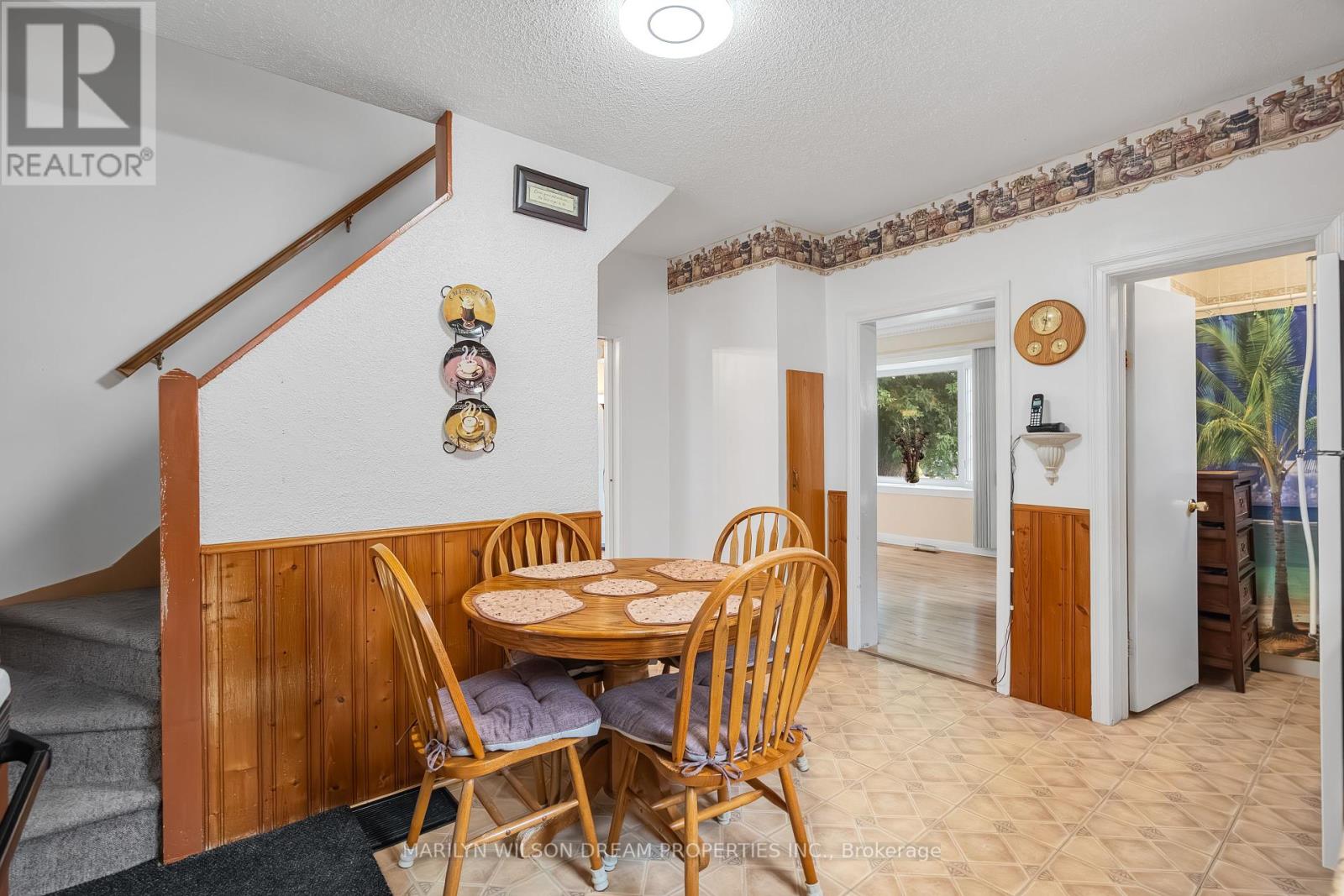 Photo 10 of 1252 Dorchester Avenue, Ottawa ON