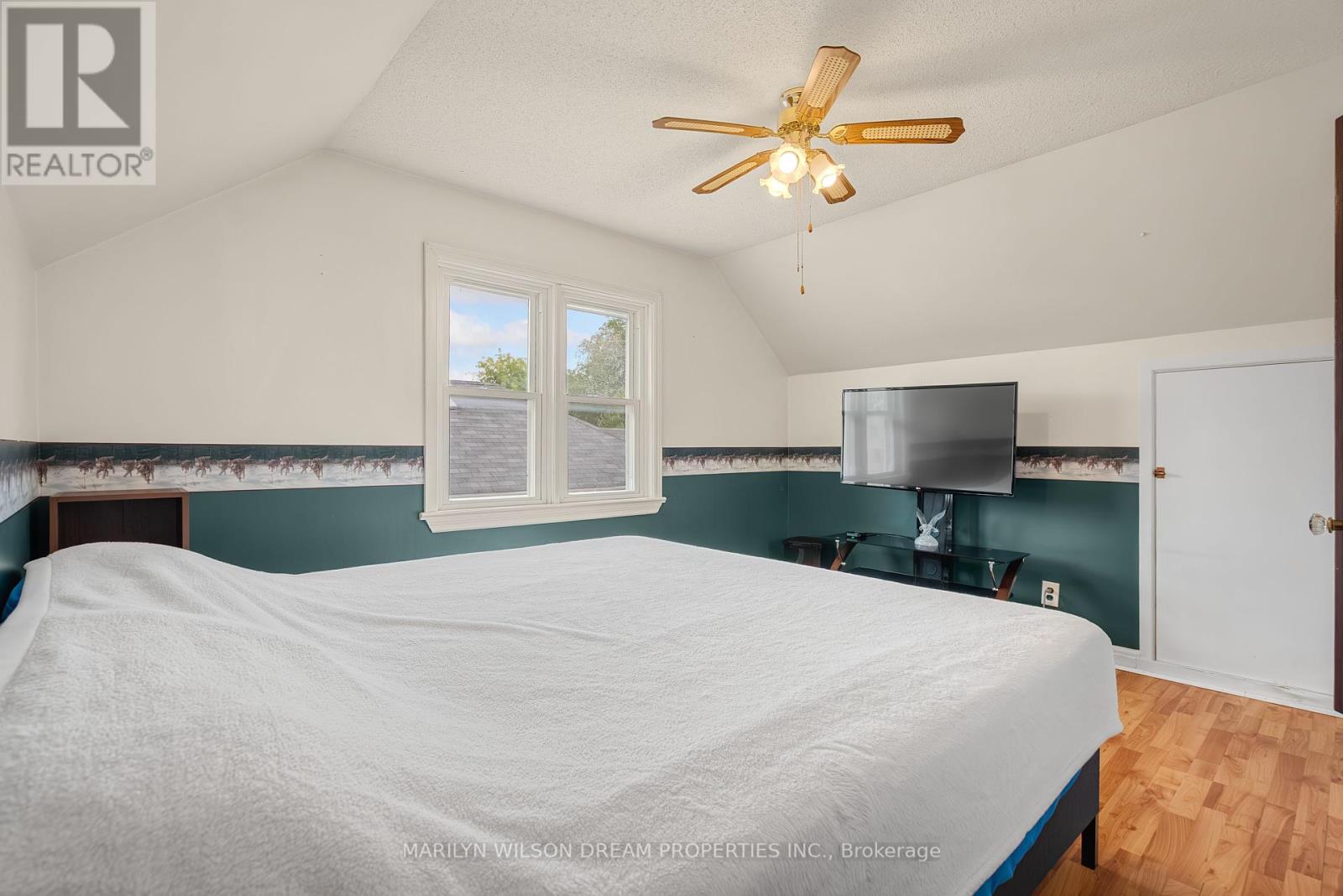 Photo 13 of 1252 Dorchester Avenue, Ottawa ON