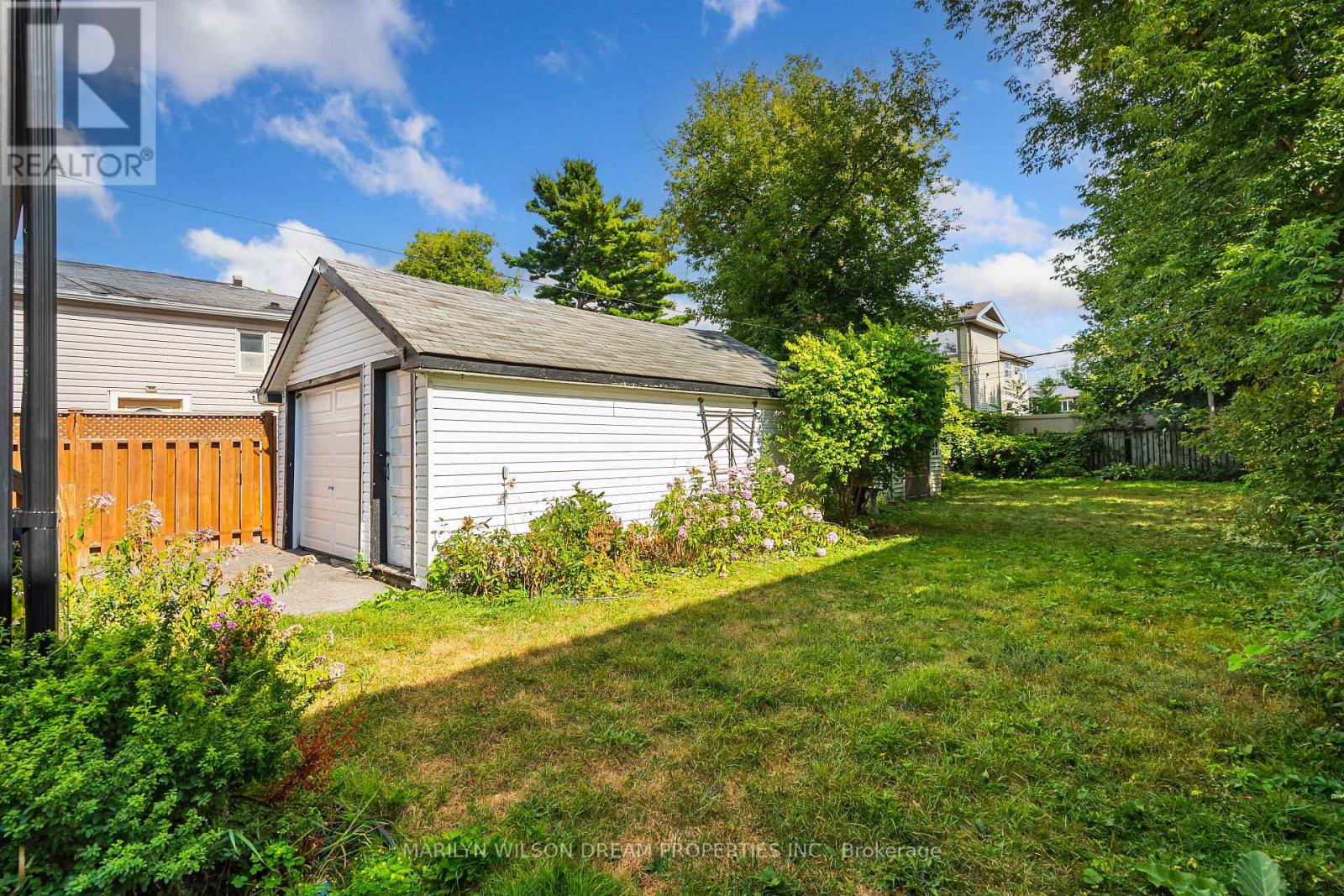 Photo 17 of 1252 Dorchester Avenue, Ottawa ON