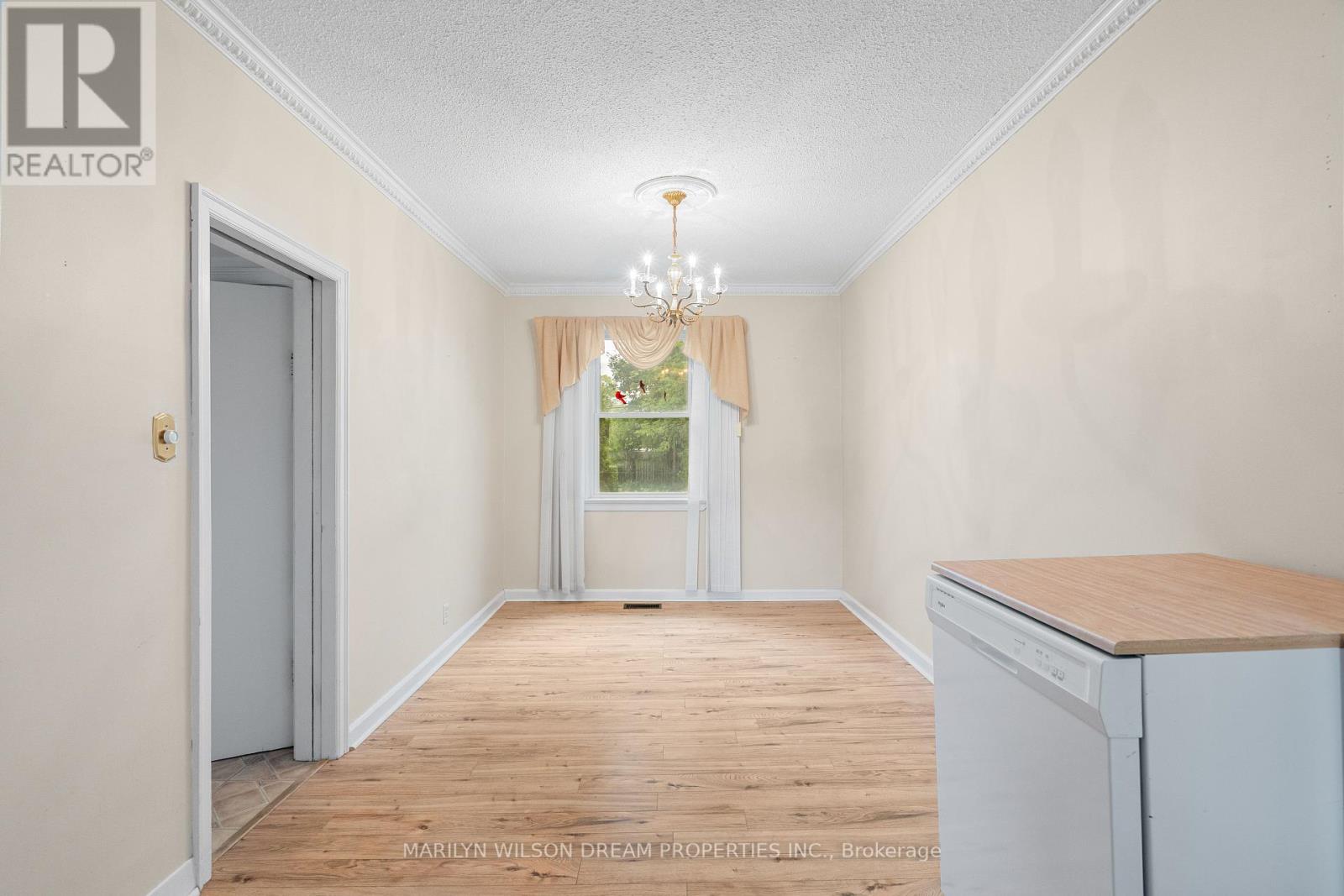 Photo 7 of 1252 Dorchester Avenue, Ottawa ON