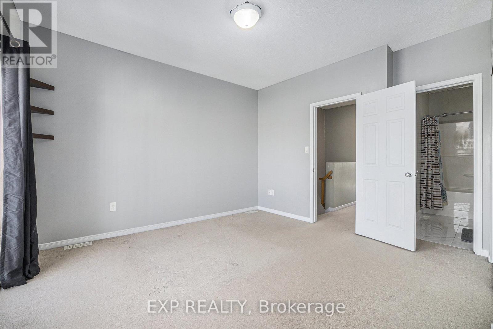 Photo 11 of 13 250 Shanly Private, Ottawa ON