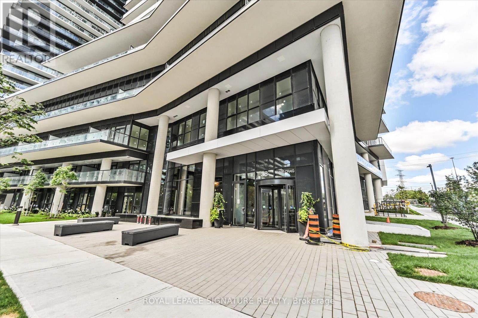 Photo 25 of 3306 38 Annie Craig Drive, Toronto ON