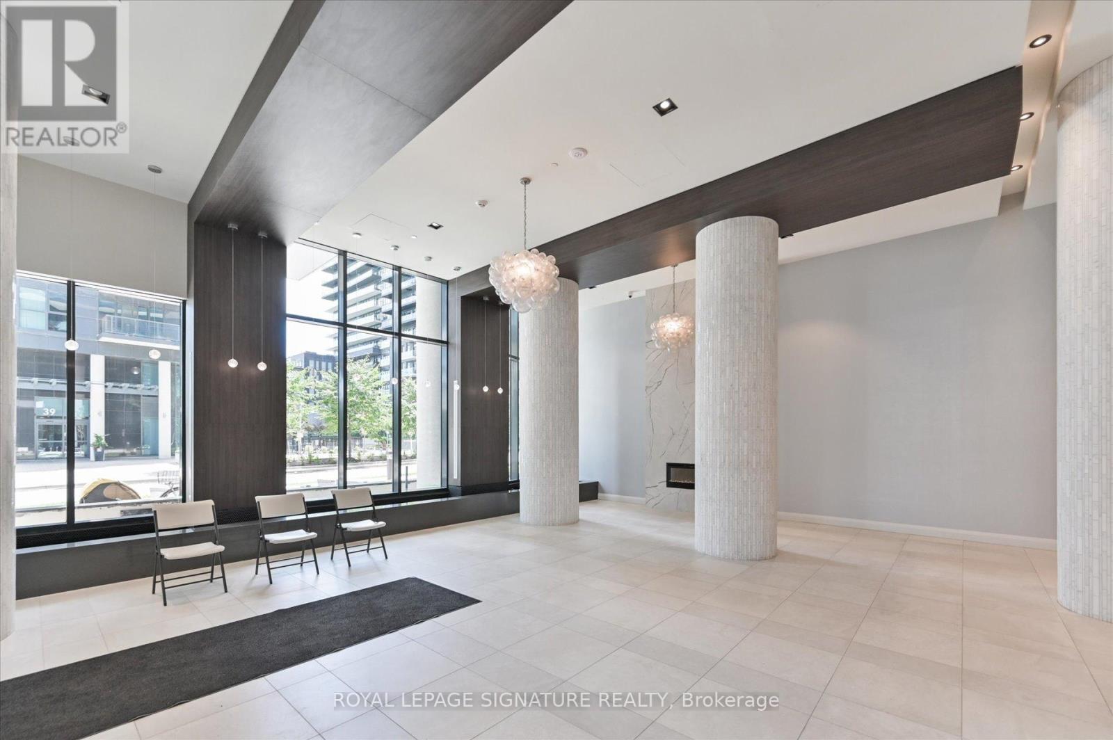 Photo 26 of 3306 38 Annie Craig Drive, Toronto ON