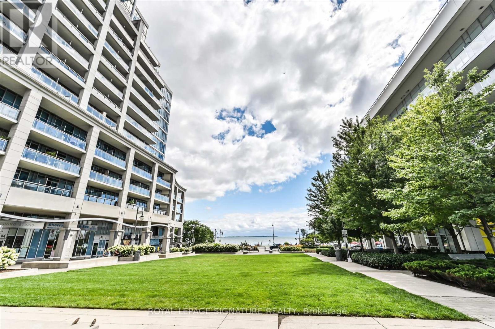 Photo 27 of 3306 38 Annie Craig Drive, Toronto ON