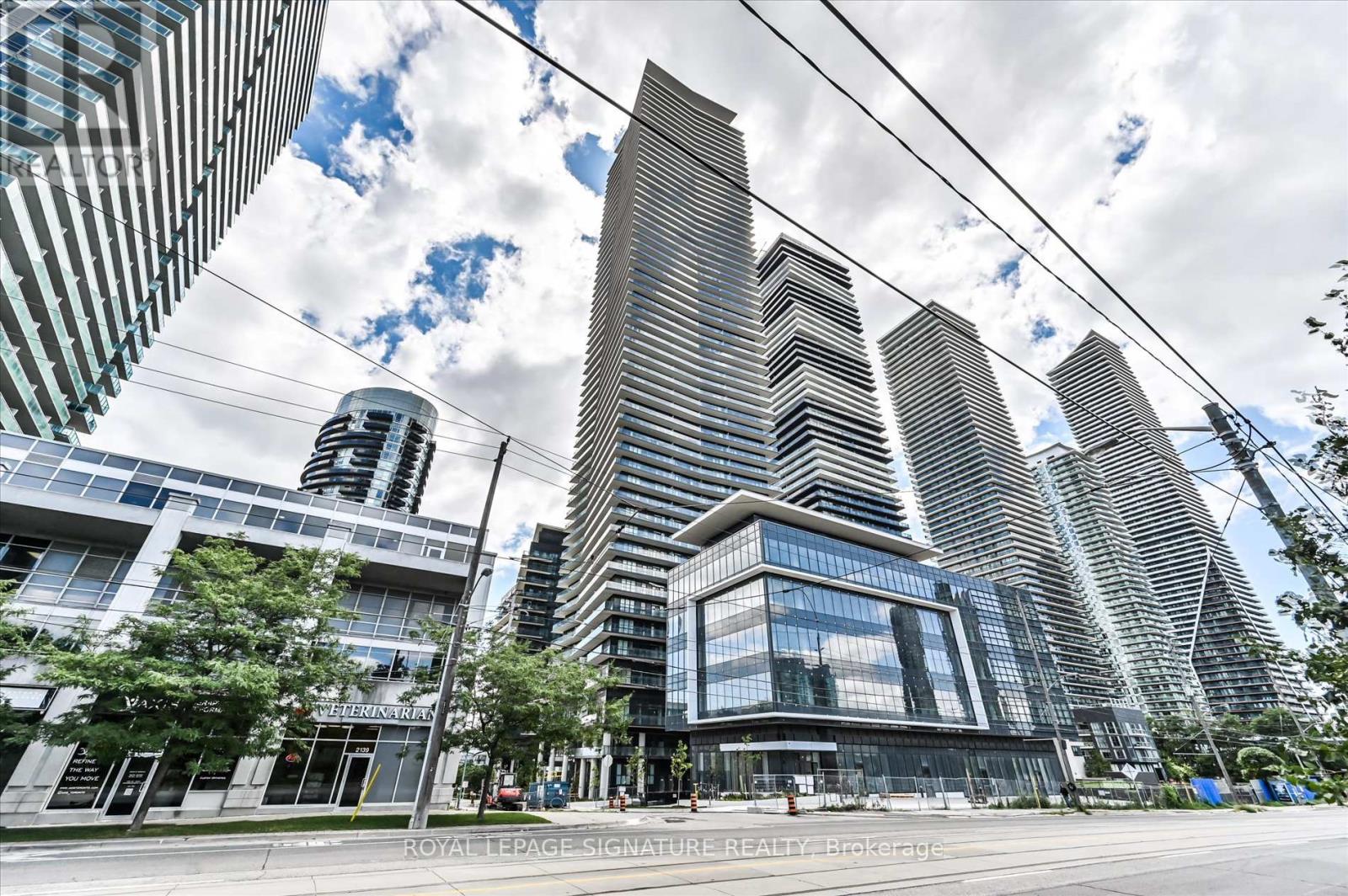 Photo 4 of 3306 38 Annie Craig Drive, Toronto ON