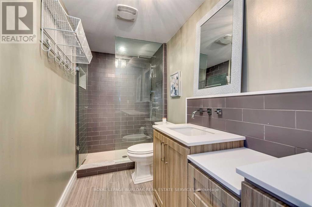 Photo 10 of 68 2272 Mowat Avenue, Oakville ON