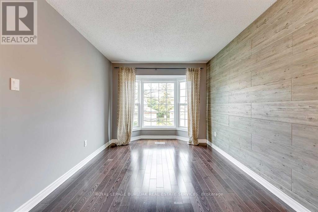 Photo 4 of 68 2272 Mowat Avenue, Oakville ON