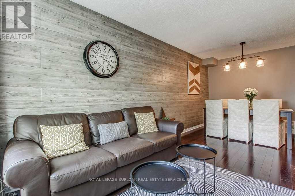 Photo 5 of 68 2272 Mowat Avenue, Oakville ON