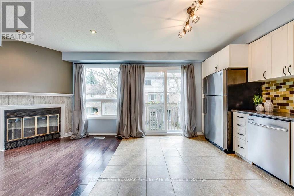 Photo 6 of 68 2272 Mowat Avenue, Oakville ON