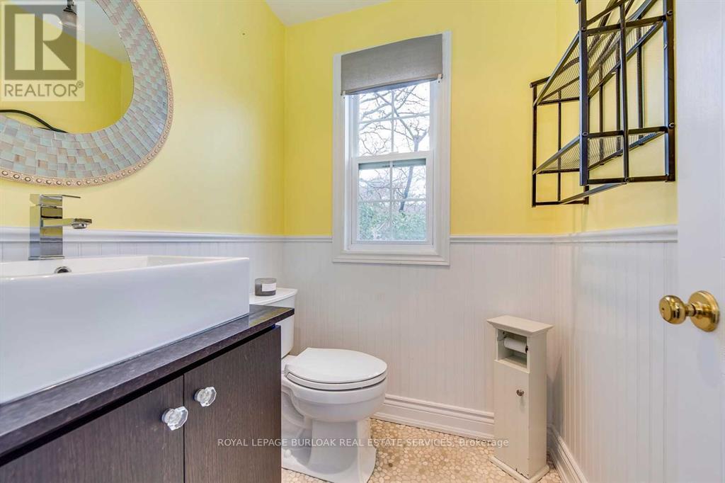 Photo 9 of 68 2272 Mowat Avenue, Oakville ON