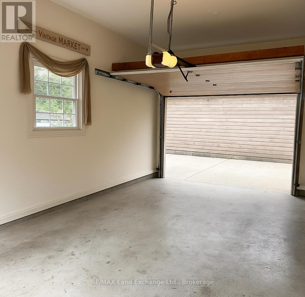 Photo 10 of 14 Mcdonald Street W, North Perth ON