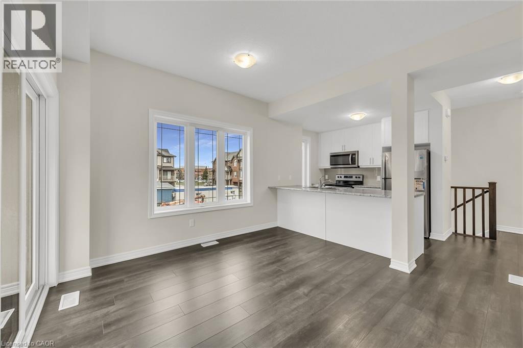 Photo 12 of 19 Picardy Drive Unit 32, Stoney Creek ON